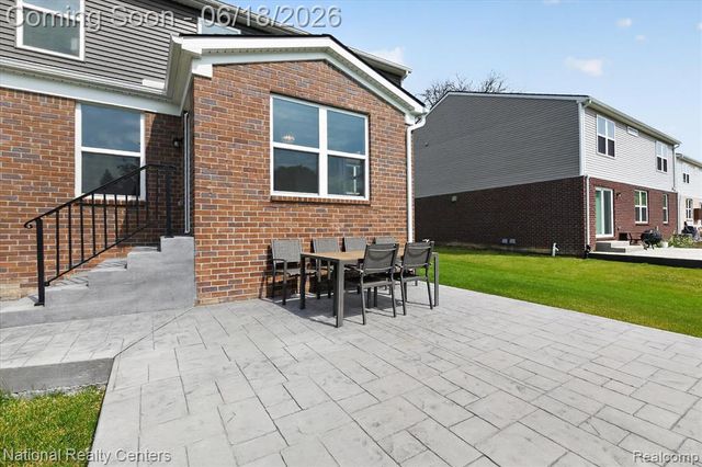 33137 Fuhrmann Drive, Sterling Heights, MI 48310