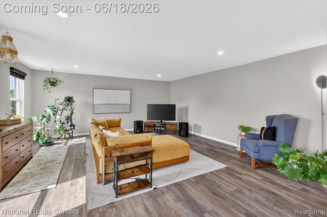 33137 Fuhrmann Drive, Sterling Heights, MI 48310