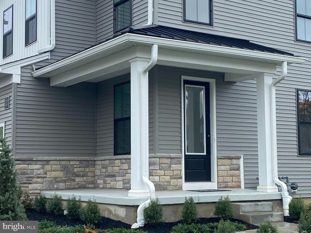 10 CHERRY LN, West Windsor, NJ 08550