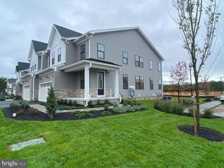 10 CHERRY LN, West Windsor, NJ 08550