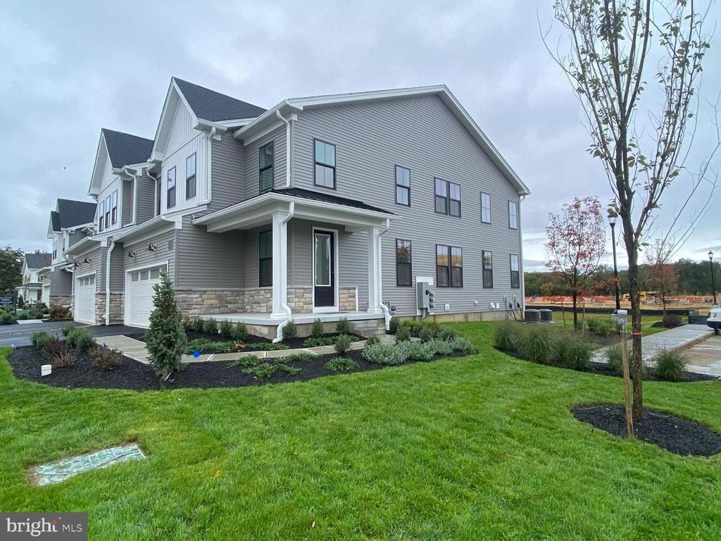 10 CHERRY LN, West Windsor, NJ 08550