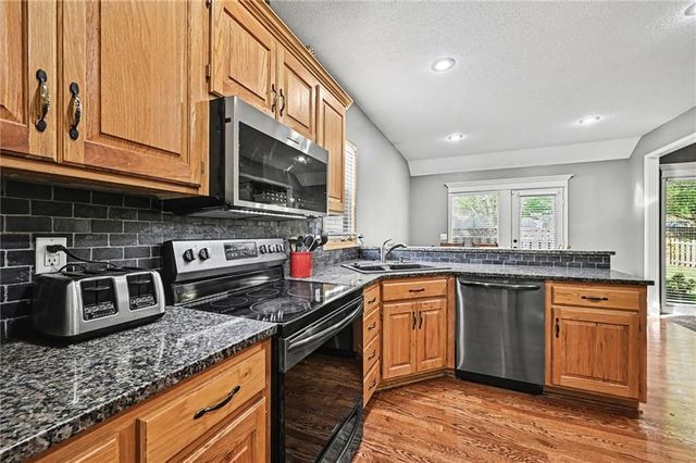 823 NE 102nd Street, Kansas City, MO 64155