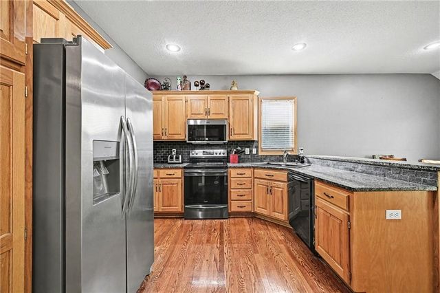 823 NE 102nd Street, Kansas City, MO 64155