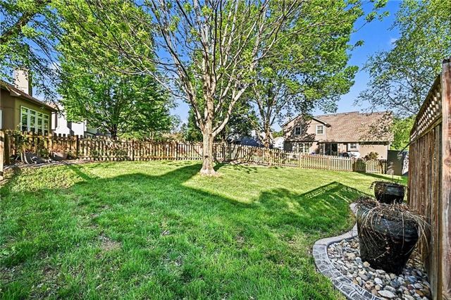 823 NE 102nd Street, Kansas City, MO 64155