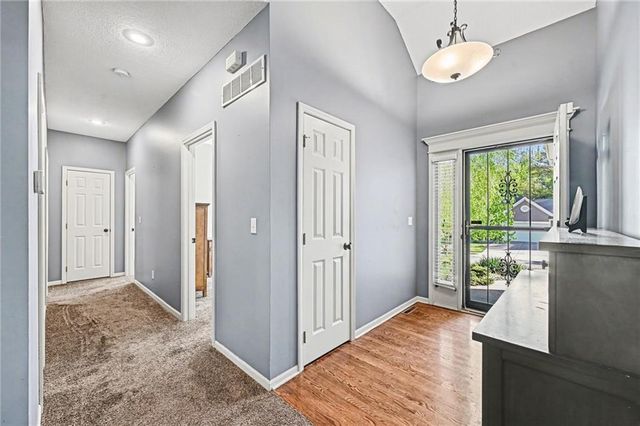 823 NE 102nd Street, Kansas City, MO 64155