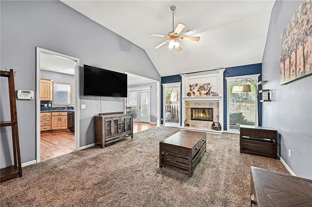 823 NE 102nd Street, Kansas City, MO 64155