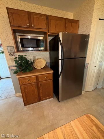 3375 Ash Lane, Cuyahoga Falls, OH 44223