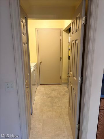 3375 Ash Lane, Cuyahoga Falls, OH 44223
