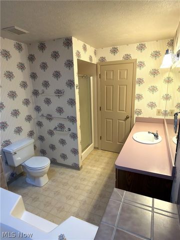 3375 Ash Lane, Cuyahoga Falls, OH 44223