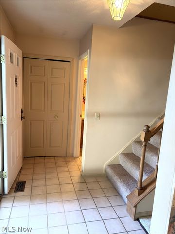 3375 Ash Lane, Cuyahoga Falls, OH 44223