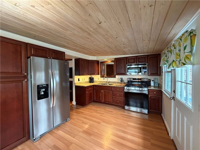 5535 Peach Orchard Point, Hector, NY 14841