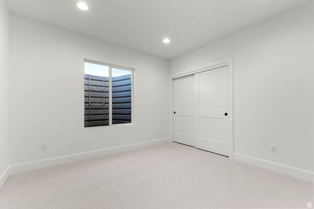 8687 S ROCK LAKE CT, West Jordan, UT 84081