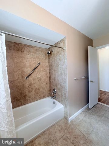 501 SILVER CT, Hamilton, NJ 08690