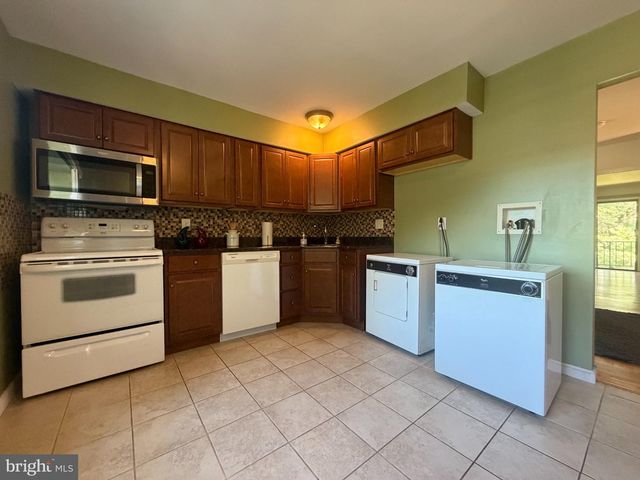 501 SILVER CT, Hamilton, NJ 08690