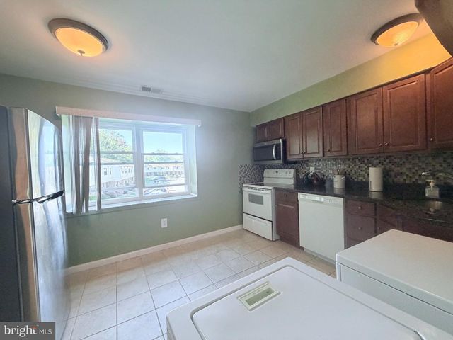 501 SILVER CT, Hamilton, NJ 08690