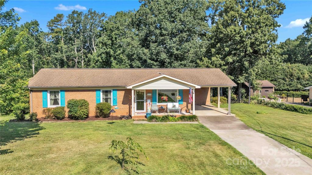 2598 Brookwood Road, Lincolnton, NC 28092