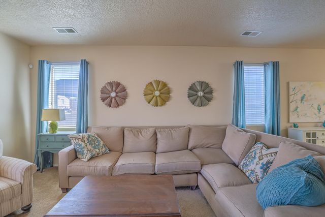 824 Zimina Drive NW, Albuquerque, NM 87120