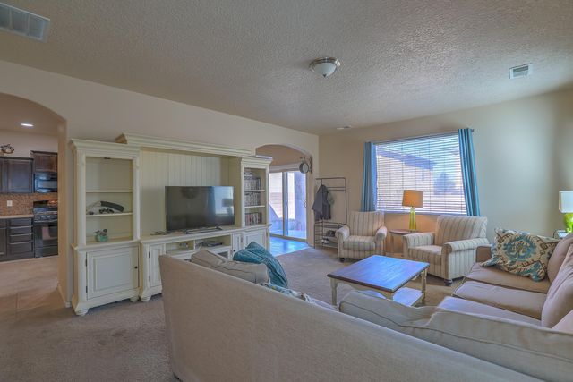 824 Zimina Drive NW, Albuquerque, NM 87120