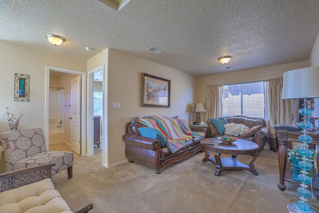 824 Zimina Drive NW, Albuquerque, NM 87120