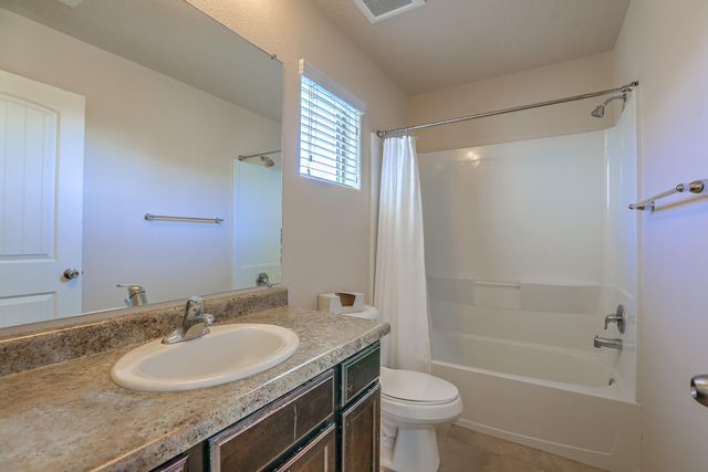 824 Zimina Drive NW, Albuquerque, NM 87120