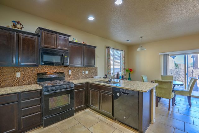 824 Zimina Drive NW, Albuquerque, NM 87120