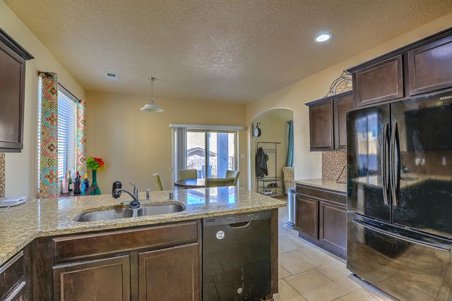 824 Zimina Drive NW, Albuquerque, NM 87120