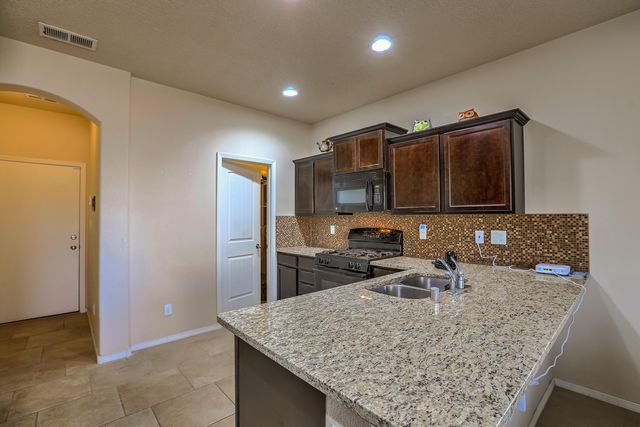 824 Zimina Drive NW, Albuquerque, NM 87120