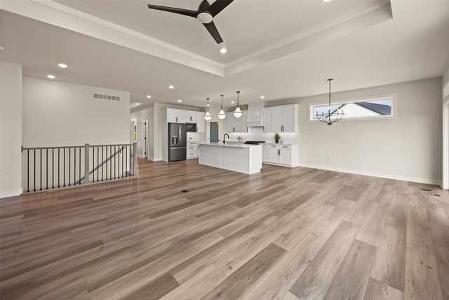 1376 S Lotus Place, West Des Moines, IA 50266