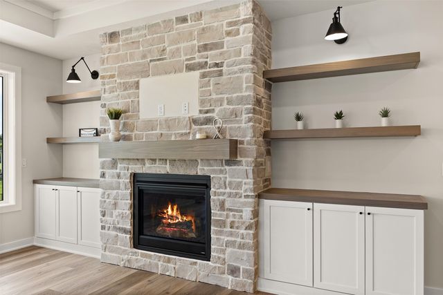 1376 S Lotus Place, West Des Moines, IA 50266