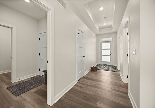 1376 S Lotus Place, West Des Moines, IA 50266