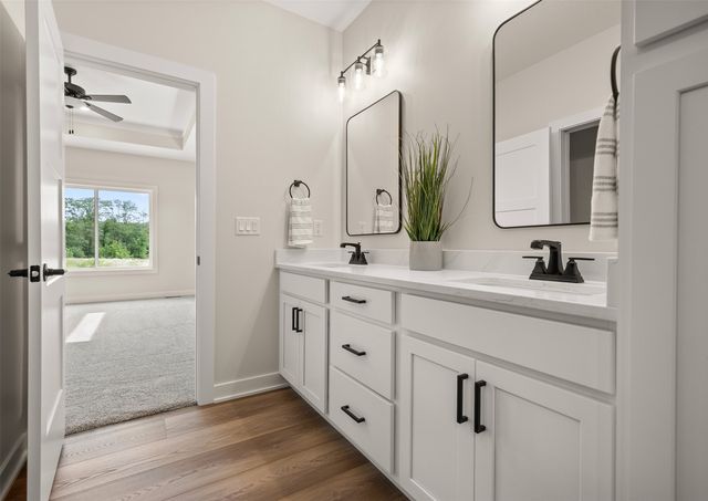 1376 S Lotus Place, West Des Moines, IA 50266