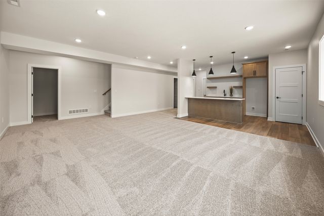 1376 S Lotus Place, West Des Moines, IA 50266