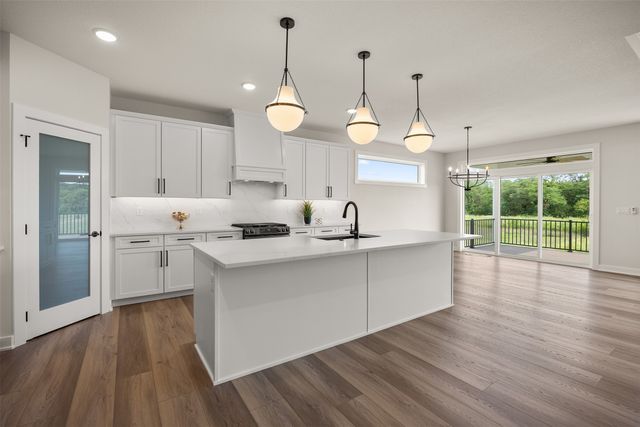 1376 S Lotus Place, West Des Moines, IA 50266