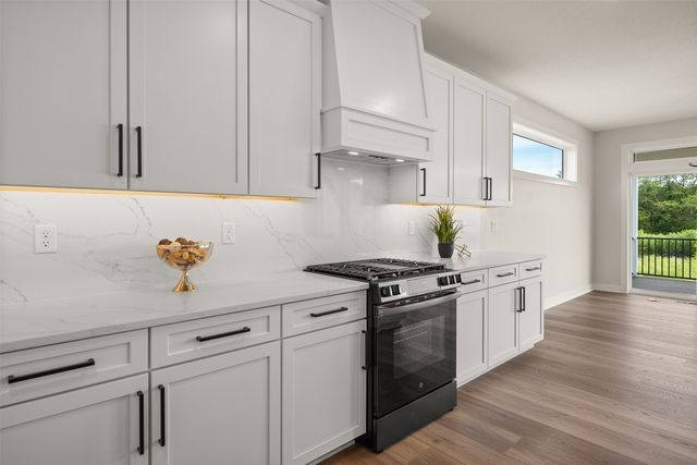 1376 S Lotus Place, West Des Moines, IA 50266