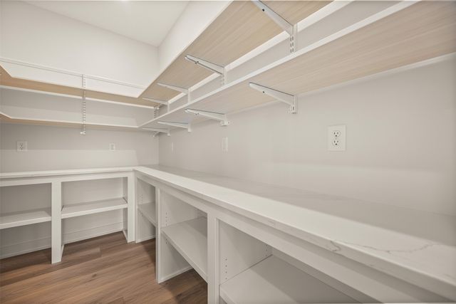 1376 S Lotus Place, West Des Moines, IA 50266