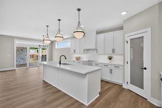 1376 S Lotus Place, West Des Moines, IA 50266