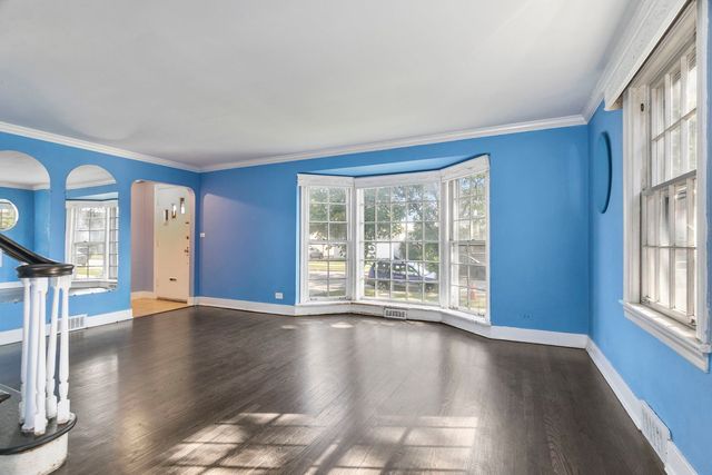 2930 N New England Avenue, Chicago, IL 60634