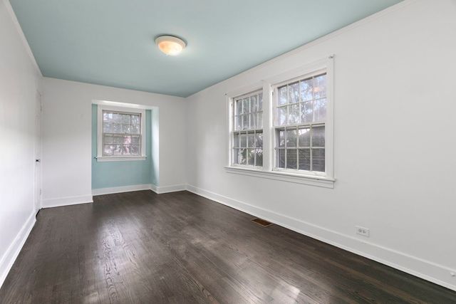 2930 N New England Avenue, Chicago, IL 60634