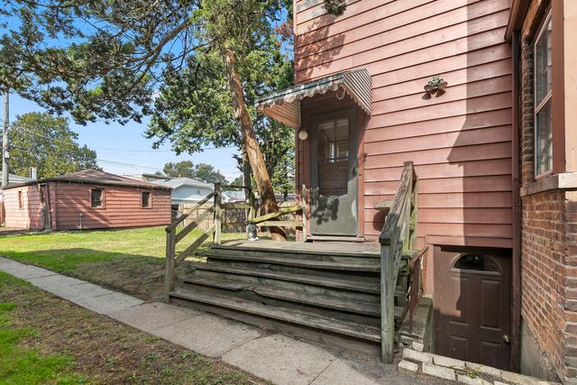 2930 N New England Avenue, Chicago, IL 60634