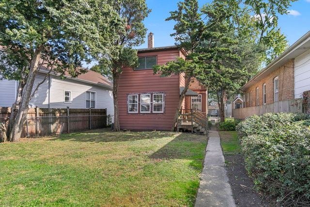 2930 N New England Avenue, Chicago, IL 60634