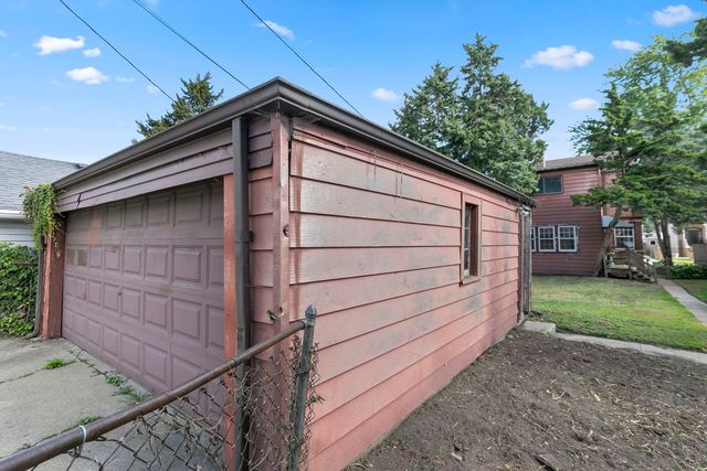 2930 N New England Avenue, Chicago, IL 60634