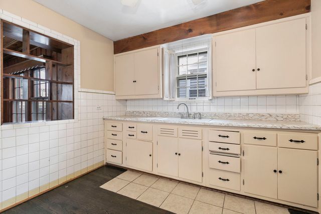 2930 N New England Avenue, Chicago, IL 60634