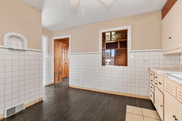 2930 N New England Avenue, Chicago, IL 60634