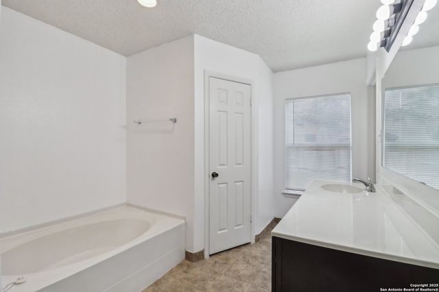 345 Cypressfox, San Antonio, TX 78245