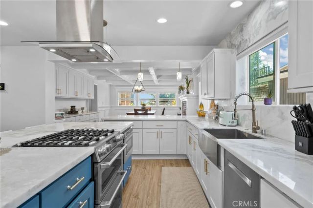 1015 Summit, Crestline, CA 92325