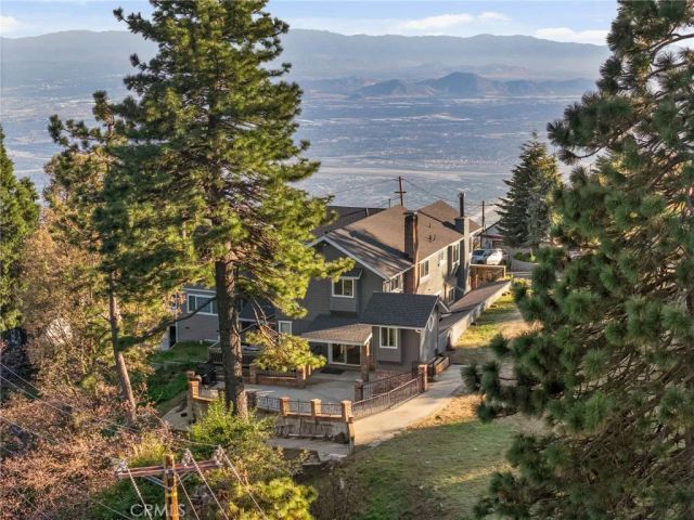 1015 Summit, Crestline, CA 92325