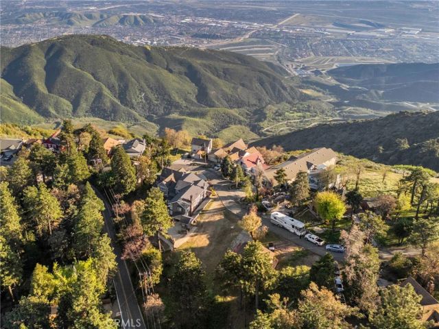 1015 Summit, Crestline, CA 92325