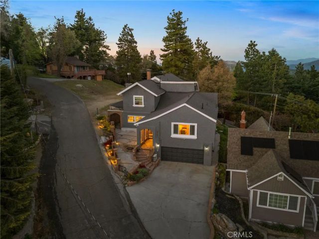 1015 Summit, Crestline, CA 92325