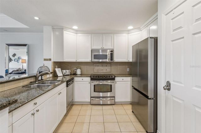 1112 SUNSET VIEW CIRCLE 203, Kissimmee, FL 34747