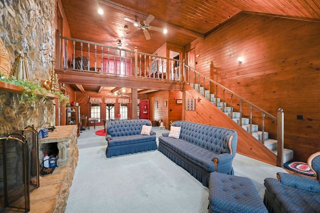 411 Rs County Road 4525, Point, TX 75472